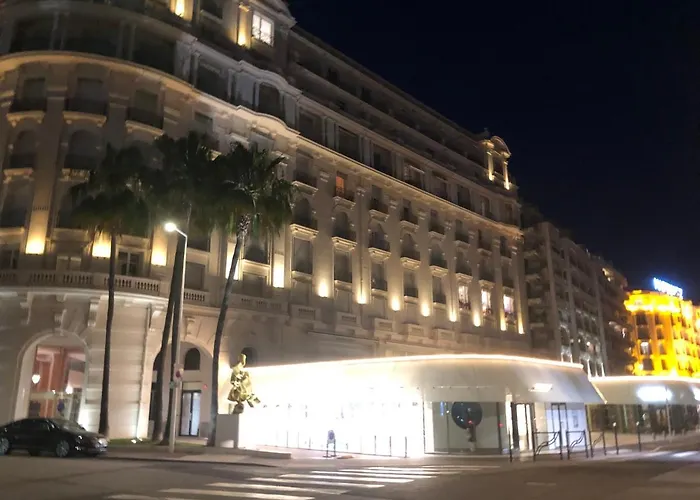 Boulevard De La Croisette Cannes Centre